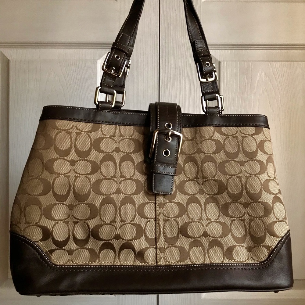 Coach signature logo hampton carryall shoulder bag